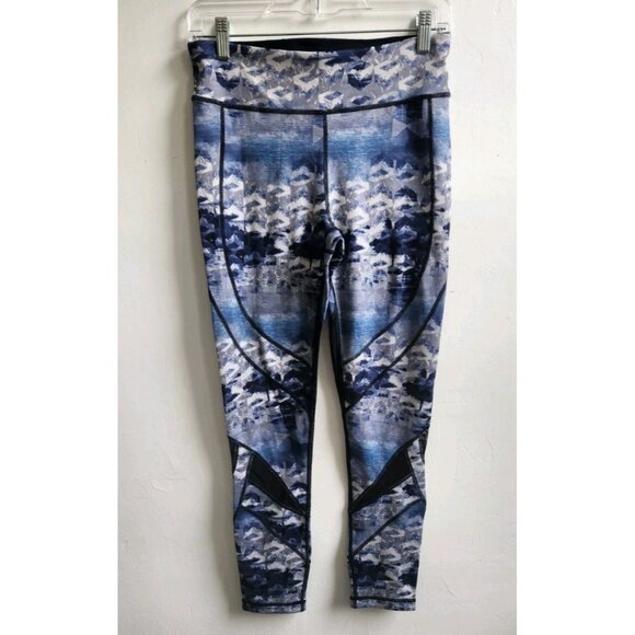 Sweaty Betty Blue Reversible Skinny Leg  Cropped Yoga Leggings Waist 28" - Picture 1 of 6